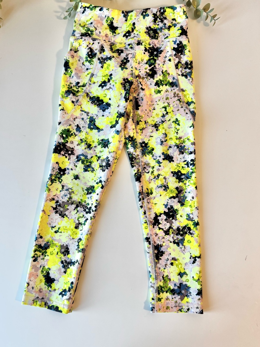 Old Navy Active Girls Go-Dry High Rise Floral Print Leggings 6/7